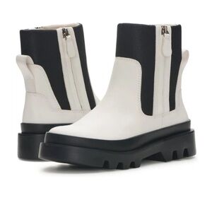 Like New Vince Camuto Kaskona Boots,‎ Size Women’s 9, Coconut Cream, lug sole